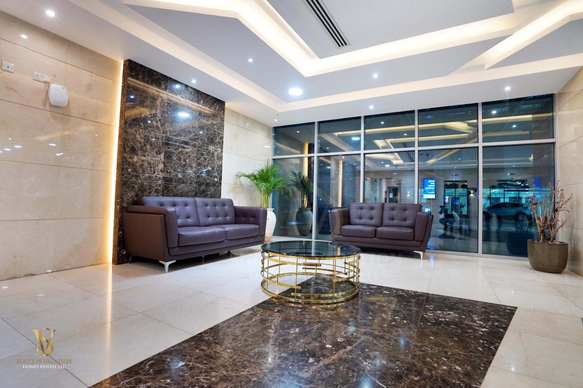 Success Luxury Apartment - 5 Min Away Marina Corniche - Free Housekeeping Provided Everyday-24-7 Staff Available For Services Dubaj Exteriér fotografie